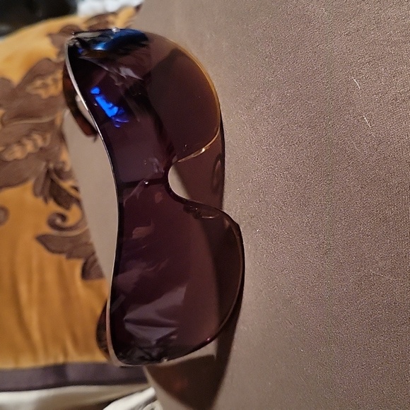 SOLD Tortoise Shield Sunglasses - Picture 4 of 8